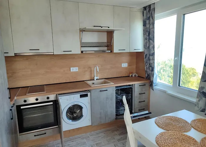 Teddy\'S Sea View Apartment